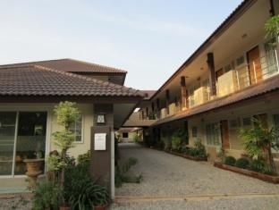M&J House Hotel Chiang Rai Exterior photo